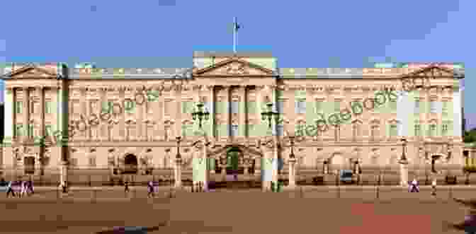 Buckingham Palace Is The Official Residence Of The British Monarch. Tokyo: Day By Day: 365 Things To See And Do